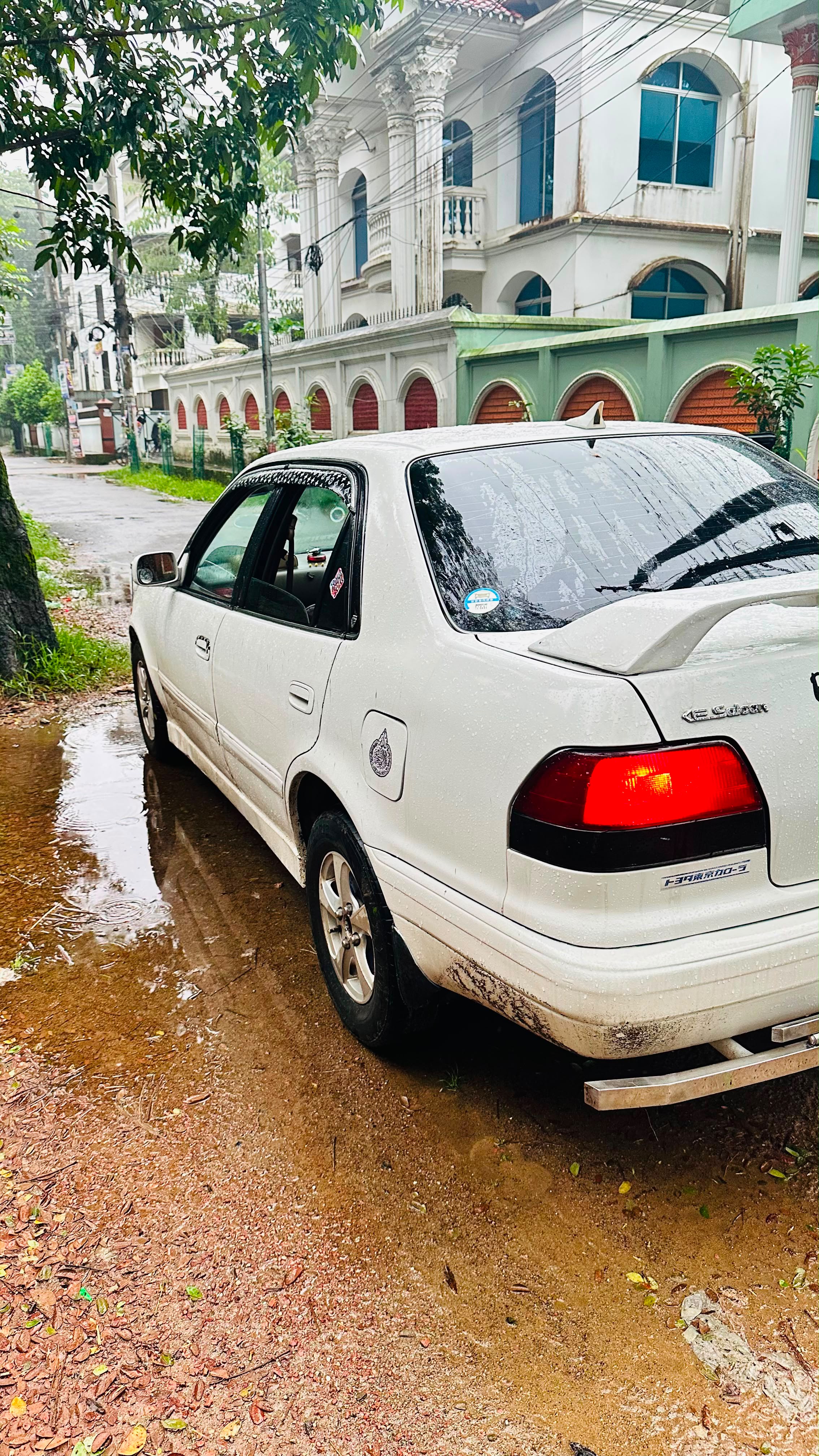TOYOTA 111SEDAN