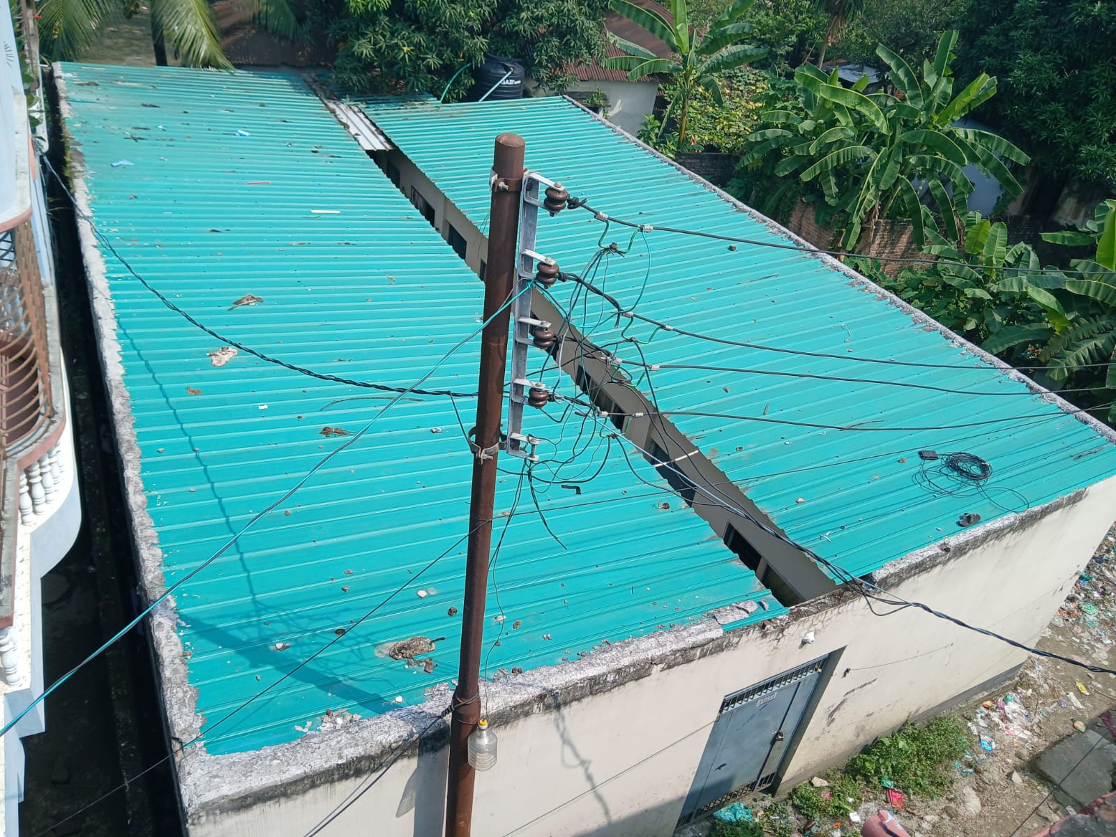 আকর্ষণীয় মূল্যে জরুরি জমিসহ বাড়ি বিক্রয় করা হবে