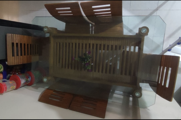 Six Seater Dianing table