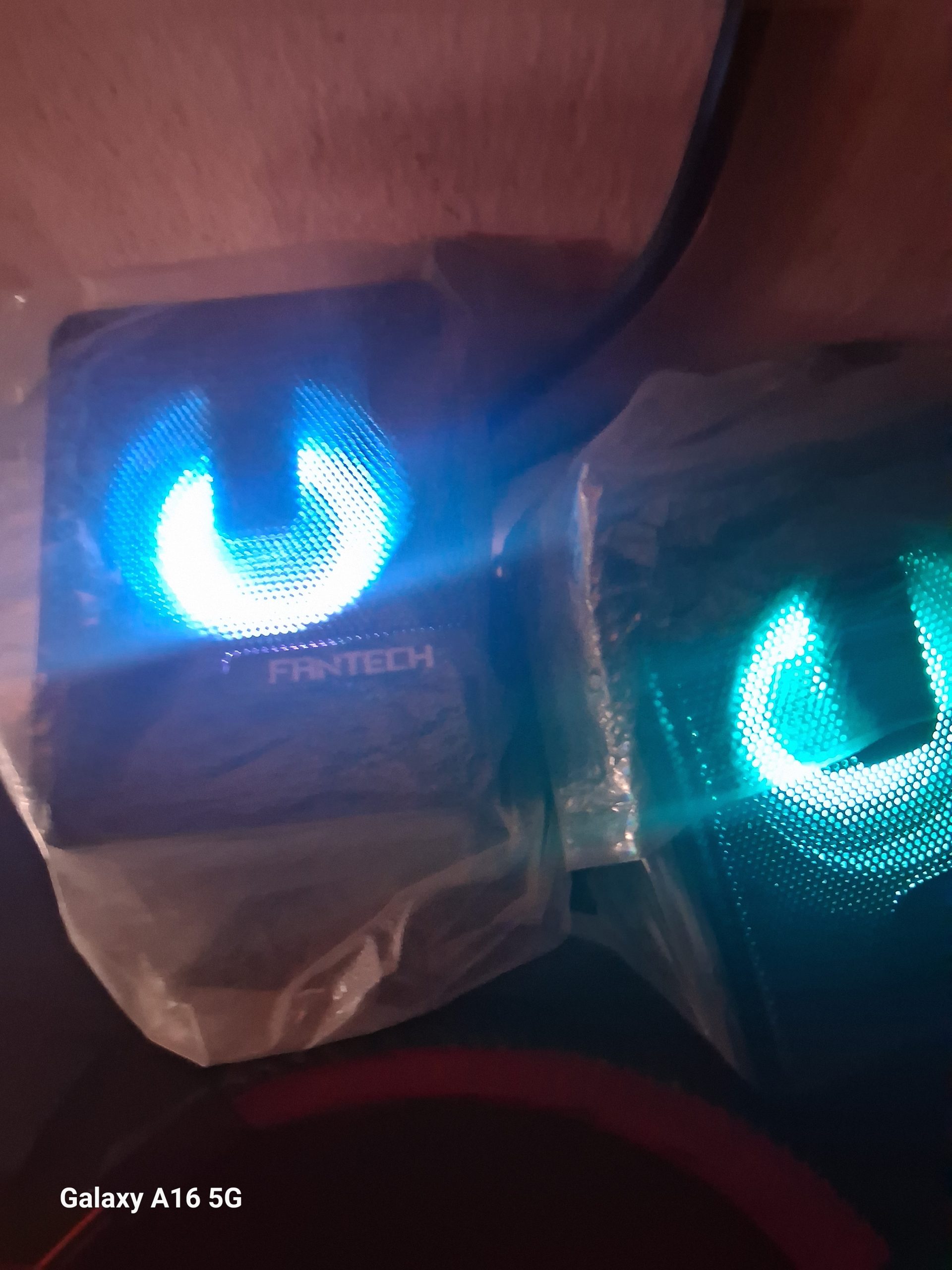 FANTACH MINI PAIRED RGB BLACK SPEAKERS