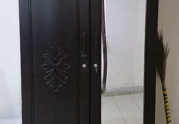 DOUBLE MIRRORED ALMIRAH