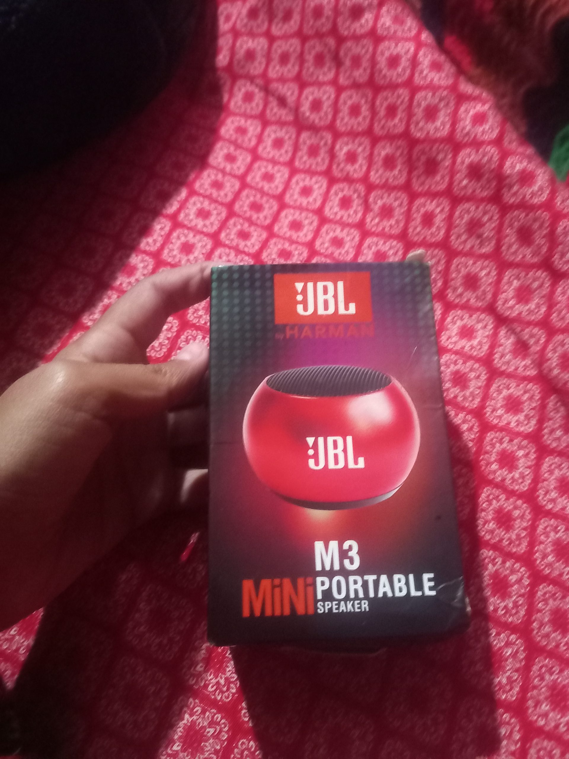 JBL Speaker Charger + Box